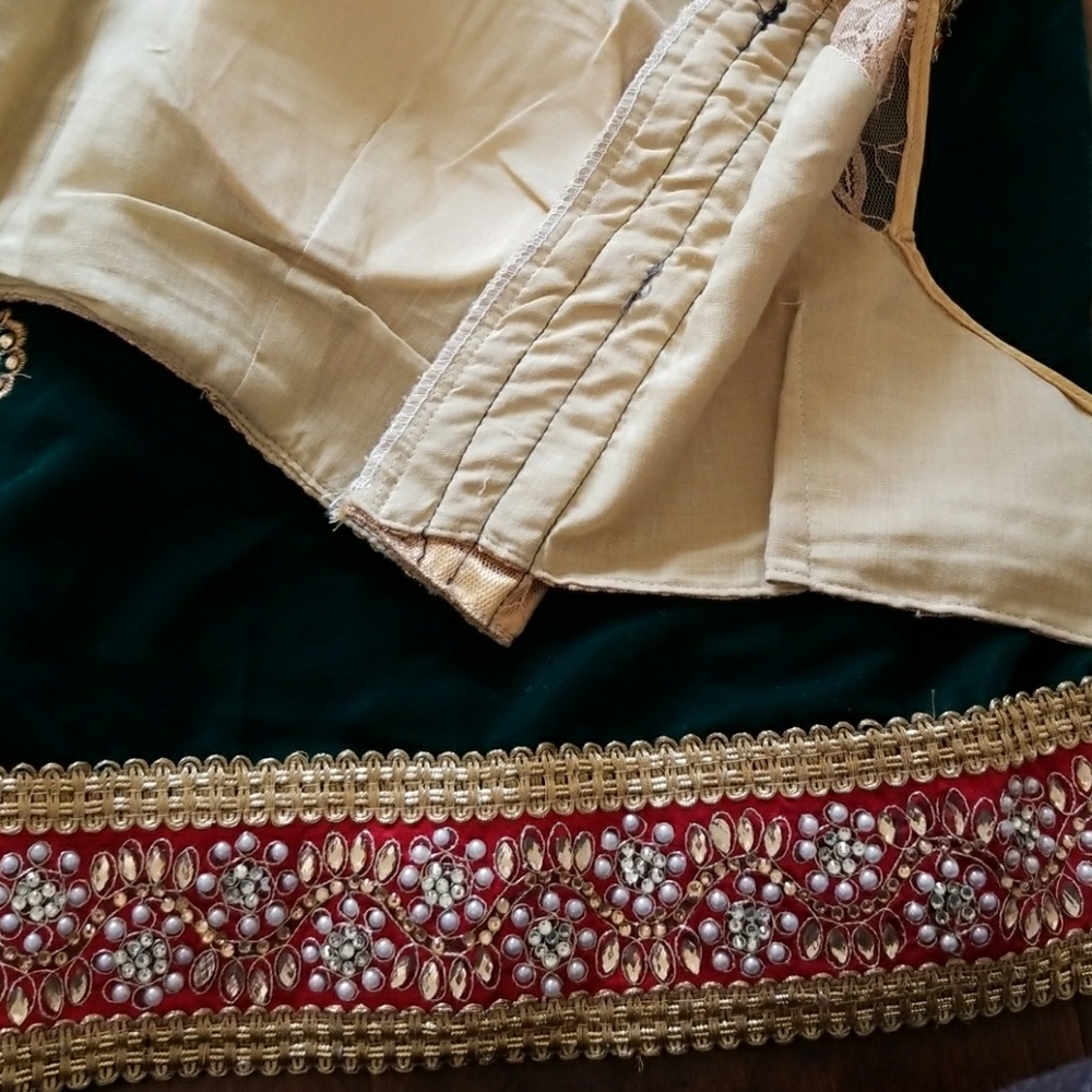 Saree with blouse, Diwali, wedding wear - Picture 6 of 8